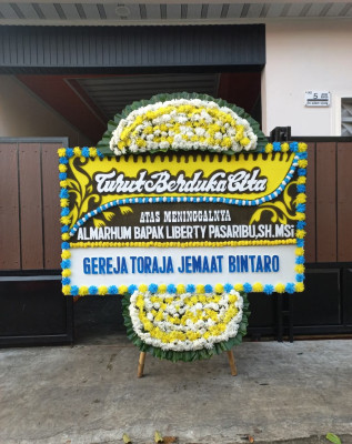 Papan Bunga Duka di Mekarnangka