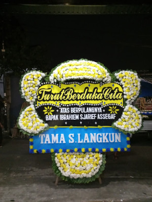 Papan Bunga Duka di Mekarnangka